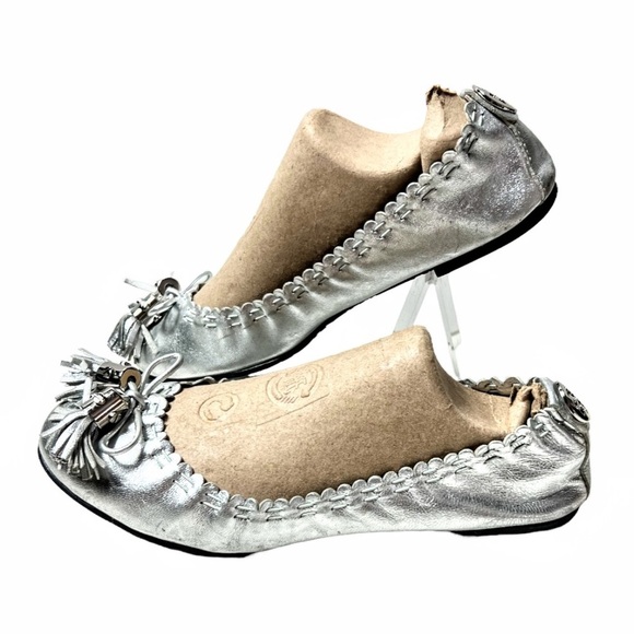 Tory Burch Reese Metallic Silver Leather Scrunch Tassel Ballet Flats Size 7 - Picture 10 of 16
